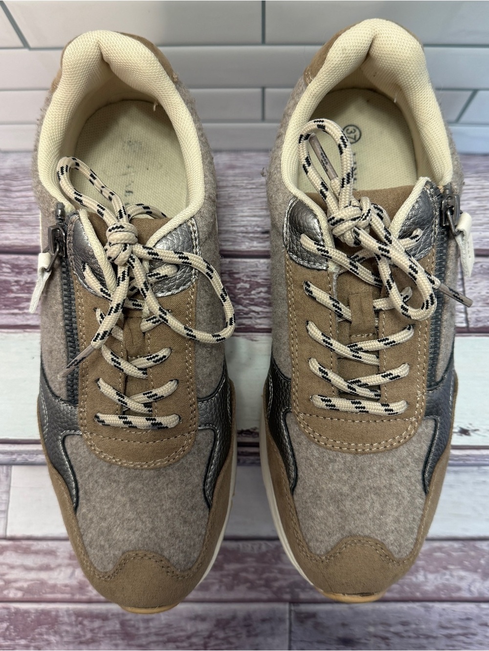 Neutral Mixed-Material low Platform Sneakers - Taupe, Metallic & Cream - Picture 4 of 6
